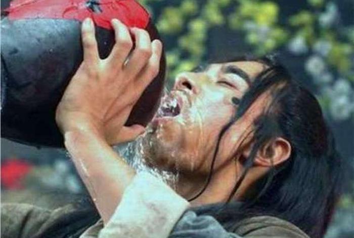 历史人物喝酒的故事，古代喝酒名人典故