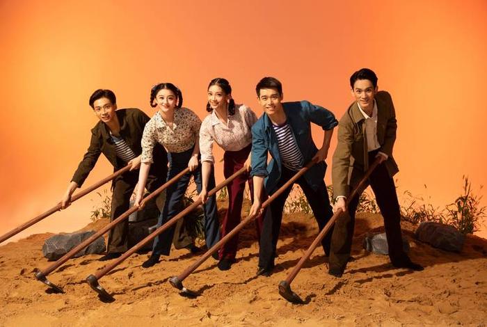 穿越时空历史人物与历史人物对话（穿越历史时空讲述人物故事）