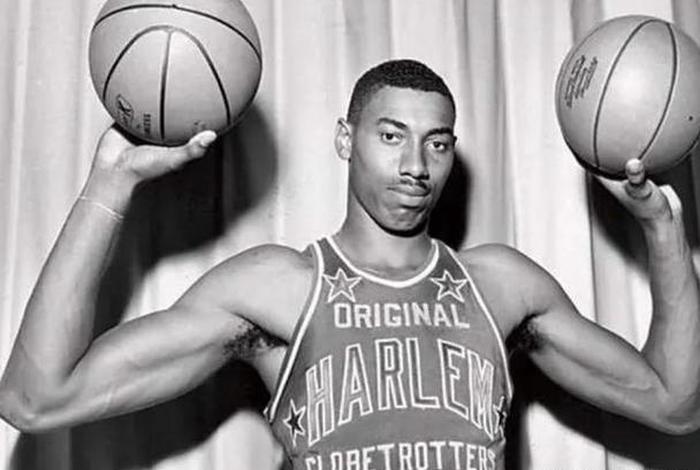 张伯伦历史上的nba纪录;张伯伦在nba的地位 张伯伦历史上的nba纪录;张伯伦在nba的地位