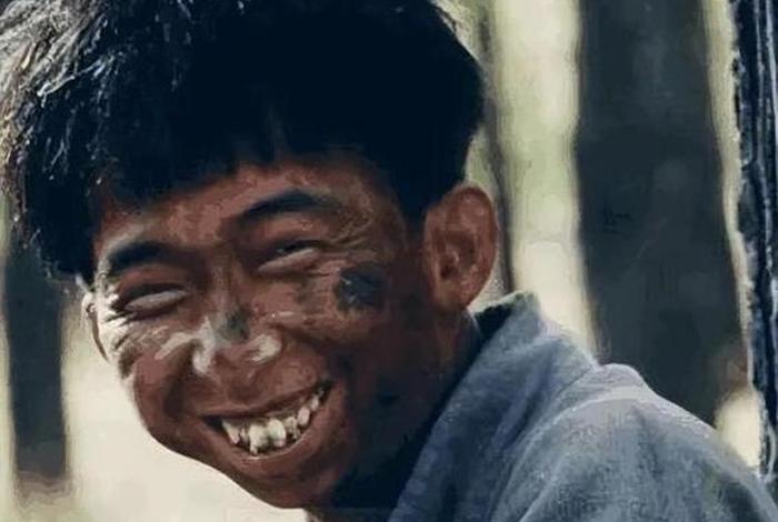 长得很丑的名人（长相丑陋的名人）