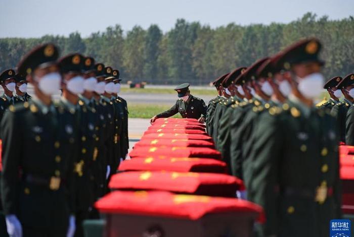 中国烈士遗骸（中国烈士遗骸回国手抄报图片）