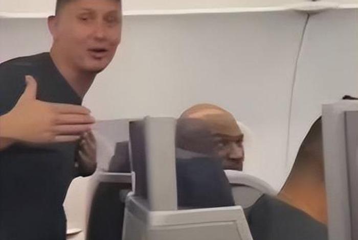 韩国人挑衅泰森,泰森打白人视频 韩国人挑衅泰森,泰森打白人视频