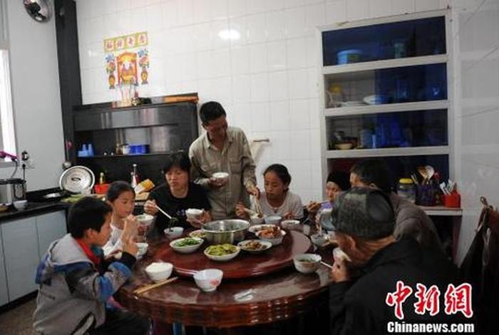 中国无私奉献的名人有哪些;当今我国无私奉献的人有哪些 中国无私奉献的名人有哪些;当今我国无私奉献的人有哪些