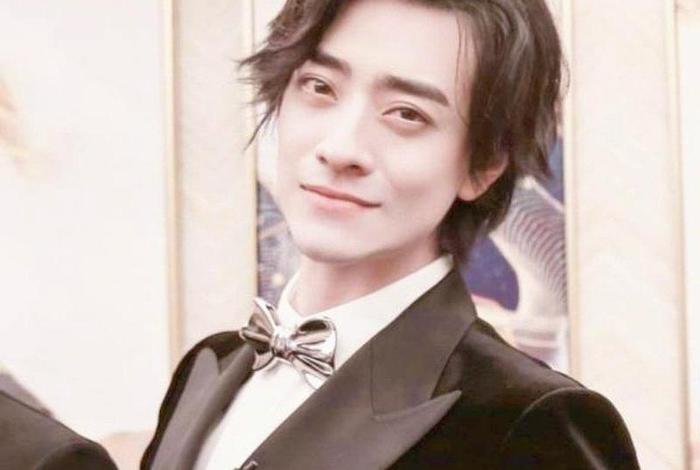 像林肯的人物红星照耀中国、红星照耀中国里面容瘦削,像林肯的主角是谁 像林肯的人物红星照耀中国、红星照耀中国里面容瘦削,像林肯的主角是谁