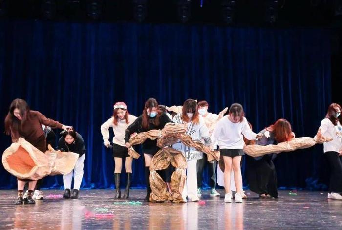 古诗词串联表演 - 古诗词串串烧表演 古诗词串联表演 - 古诗词串串烧表演