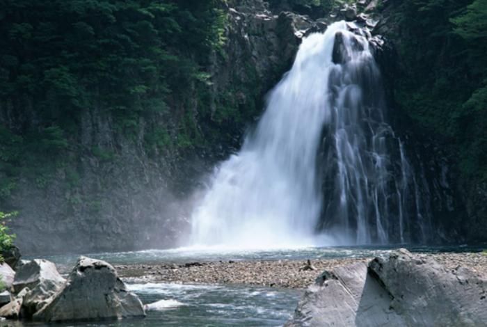 跌宕起伏能形容历史吗,跌宕起伏相关词语 跌宕起伏能形容历史吗,跌宕起伏相关词语