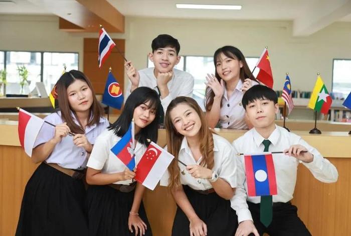 中国历史中泰双语图书 中泰文化交流史