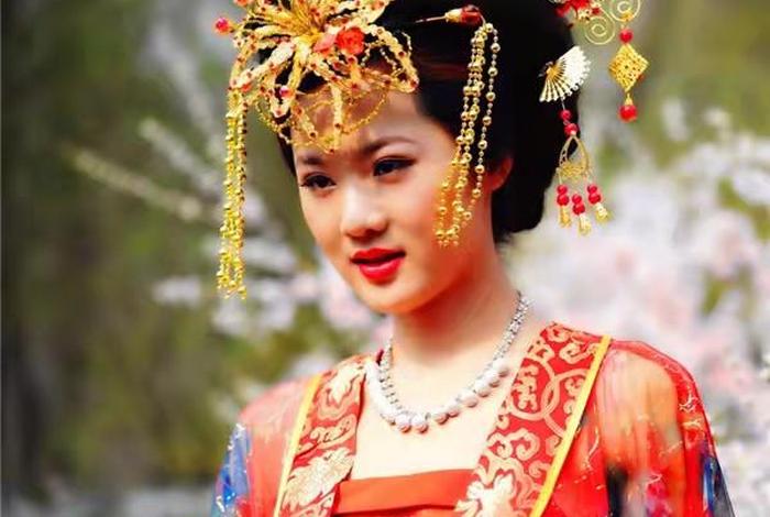 女生起历史人物花名、历史女性人物名字大全