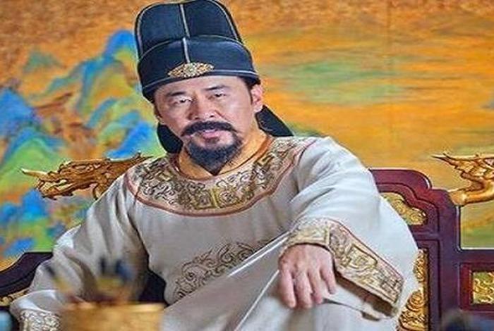 历史人物赵匡胤故事简介 - 历史人物赵匡胤故事简介20字 历史人物赵匡胤故事简介 - 历史人物赵匡胤故事简介20字