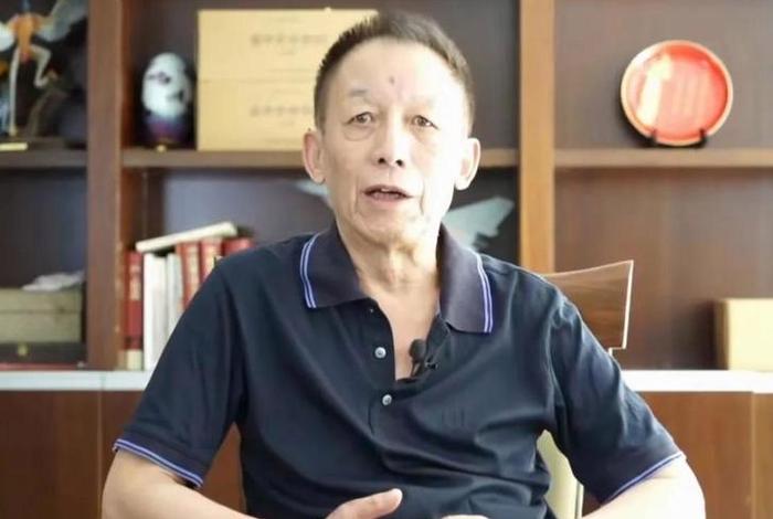 易中天人物介绍、易中天人物介绍图片