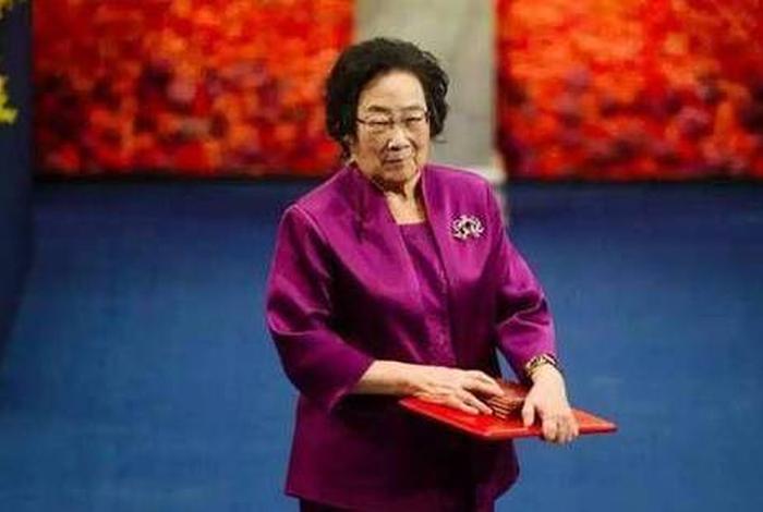 屠呦呦算中国历史人物吗知乎;屠呦呦是中国人么 屠呦呦算中国历史人物吗知乎;屠呦呦是中国人么