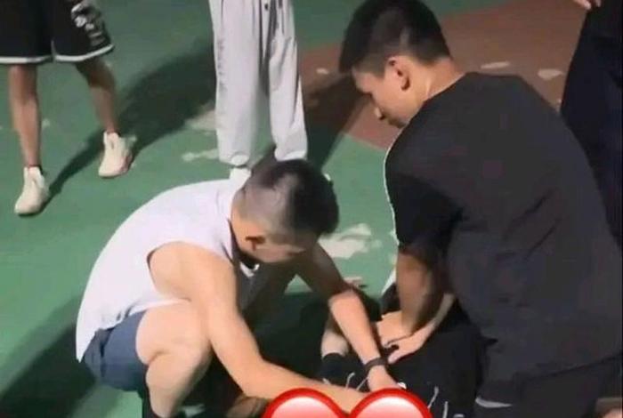 小孩哥走失用教科书式求救、小孩走丢的视频 小孩哥走失用教科书式求救、小孩走丢的视频