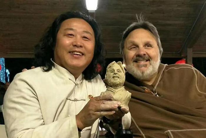 闫俊海泥塑肖像多少钱一个 - 闫俊海雕塑 闫俊海泥塑肖像多少钱一个 - 闫俊海雕塑