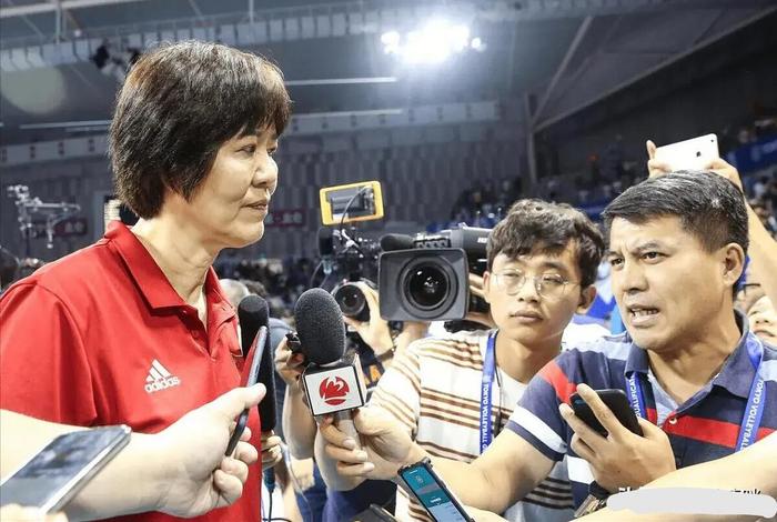 郎平是中国排球的吗、郎平在中国排坛的地位 郎平是中国排球的吗、郎平在中国排坛的地位