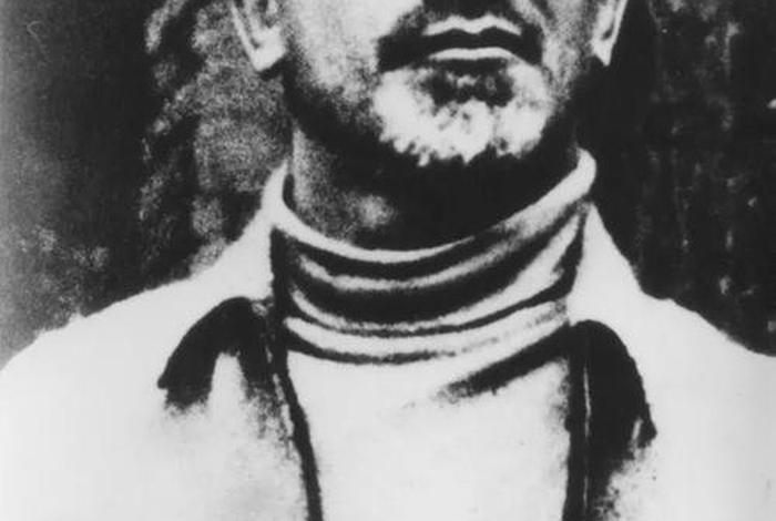 历史人物白求恩故事简短;名人故事白求恩的故事 历史人物白求恩故事简短;名人故事白求恩的故事