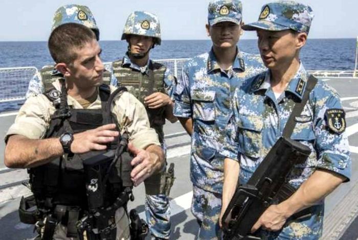 老外对中国军人评价、外国人对解放军的评价