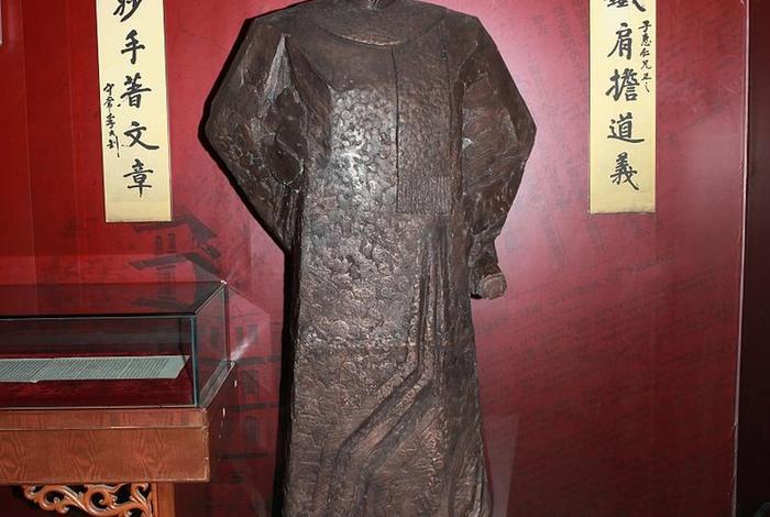 海瑞是中国历史上的清官代表;海瑞是清朝的政治家 海瑞是中国历史上的清官代表;海瑞是清朝的政治家