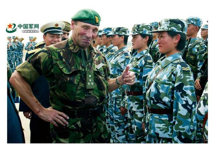 老外对中国军人评价、外国人对解放军的评价