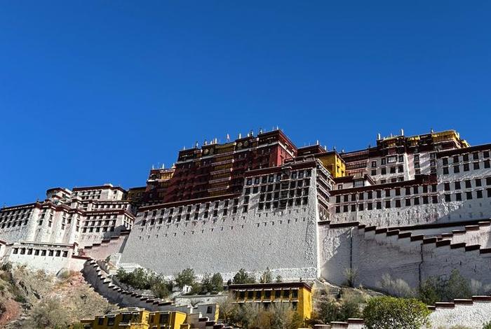 拉萨的历史简介,拉萨是具有1300年历史的 拉萨的历史简介,拉萨是具有1300年历史的