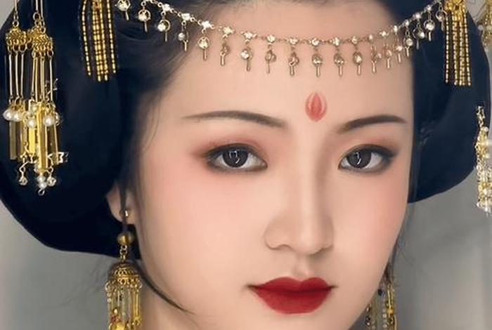 中国历史人物女性模仿 历史人物仿妆 中国历史人物女性模仿 历史人物仿妆