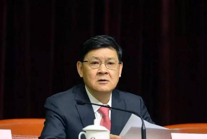 袁隆平算中国历史人物吗知乎、袁隆平算得上伟人吗