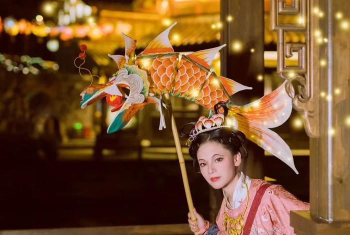 历史人物造型；历史人物造型的花灯怎么形容