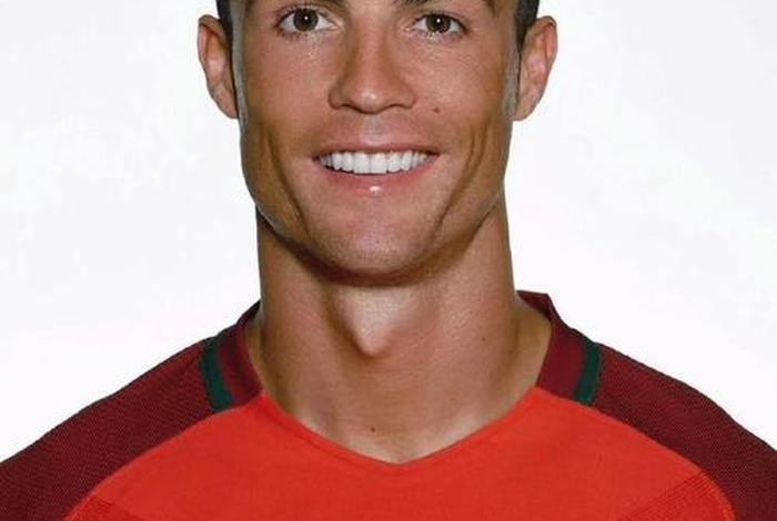 欧冠历史第一人c罗，欧冠历史第一人是谁