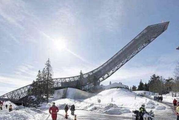 户外运动-世界上最出名的十大滑雪场，瑞士圣莫里兹滑雪场排第一