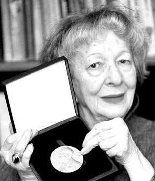 维斯瓦娃·辛波丝卡-维斯瓦娃·辛波丝卡是谁?波兰女作家辛波丝卡生平简介 维斯瓦娃·辛波丝卡-维斯瓦娃·辛波丝卡是谁?波兰女作家辛波丝卡生平简介