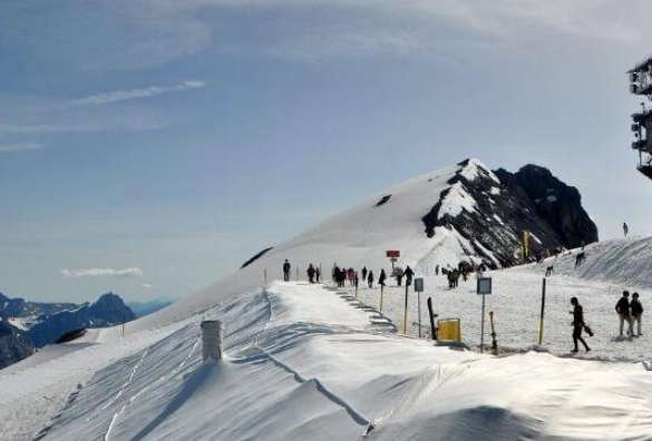 户外运动-世界上最出名的十大滑雪场，瑞士圣莫里兹滑雪场排第一