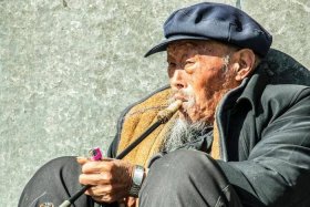 中国历史上什么时候开始抽烟 - 中国啥时候开始抽烟