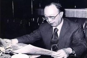 历史名人作家（历史人物作家）