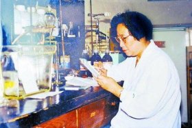 屠呦呦是科学家还是医学家，屠呦呦是中国科学家吗