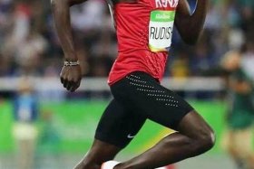 中国历史跑得最快的足球运动员，足坛跑得最快的十个球星