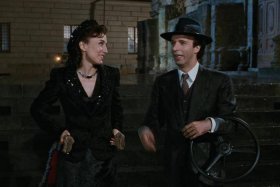 美丽人生历史背景（美丽人生历史背景故事）