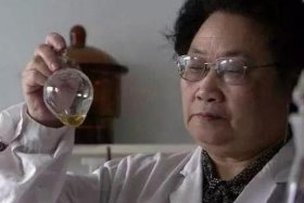 屠呦呦算不算历史人物、屠呦呦是历史人物吗