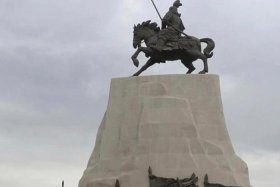 卫青霍去病是哪个朝代的（卫青霍去病发起什么战役）