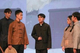 学生扮演历史人物 - 学生演历史剧