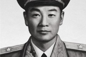 还健在的诗人，健在的开国将军还有谁