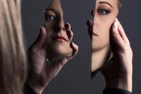 多重人格中的外国人、多重人格的人物