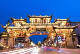 成都 历史人物（成都历史人物名胜古迹自然景观）