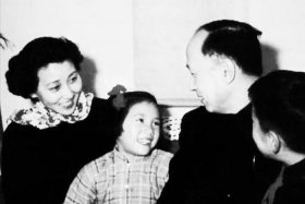 蒋英领奖感动中国视频 - 蒋英领奖感动中国视频播放