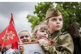 俄罗斯崇拜中国历史人物、俄罗斯人崇拜西方