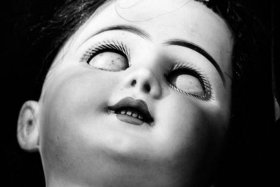 人物娃娃玩偶，娃娃人偶图片恐怖