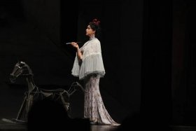 金星评价中国戏剧；金星说的剧评人