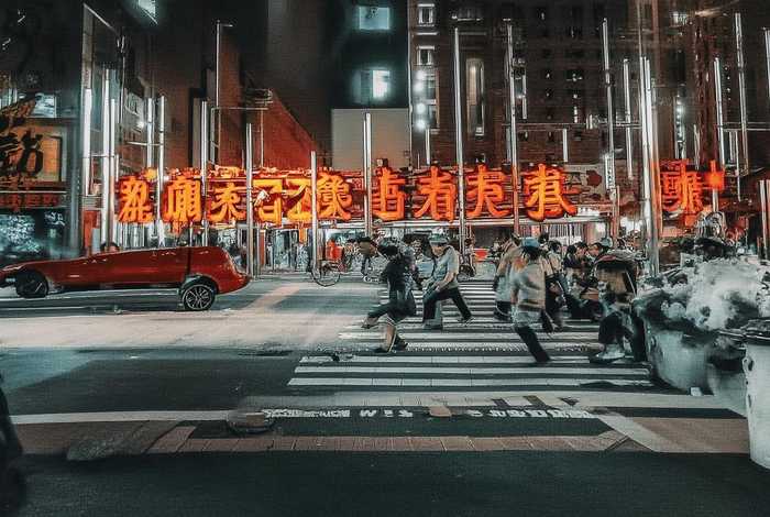 屈原投江的历史故事简介，屈原投江的历史故事简介50字