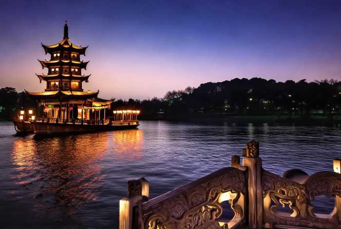 西湖边的历史故事 - 西湖边的历史故事作文 西湖边的历史故事 - 西湖边的历史故事作文