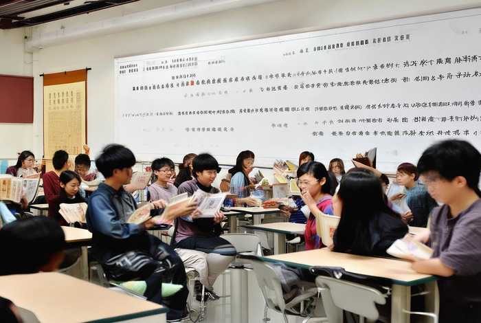 中国历史常识2000问；中国历史常识问答