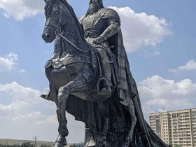 世界史上公认十大帝王成吉思汗（世界史上公认十大帝王成吉思汗是谁）