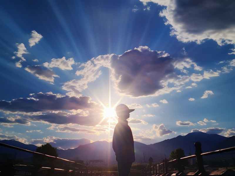 半夜里聊天；半夜聊天的男女正常吗